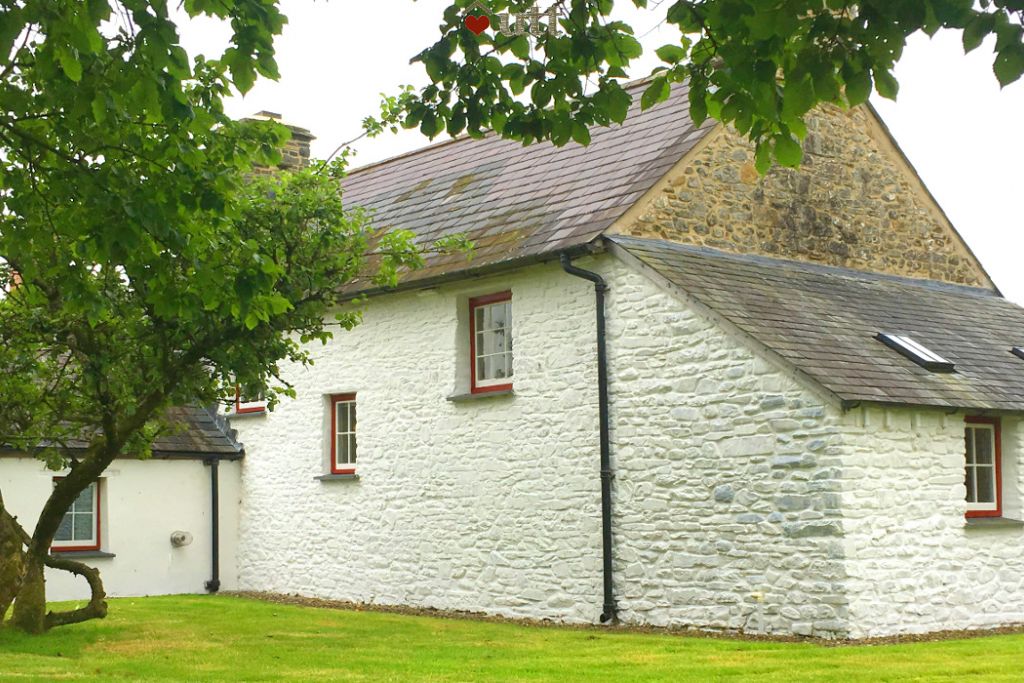 Dolau Canol Under The Thatch Secluded