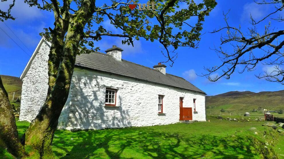 The Escape Under The Thatch Ireland