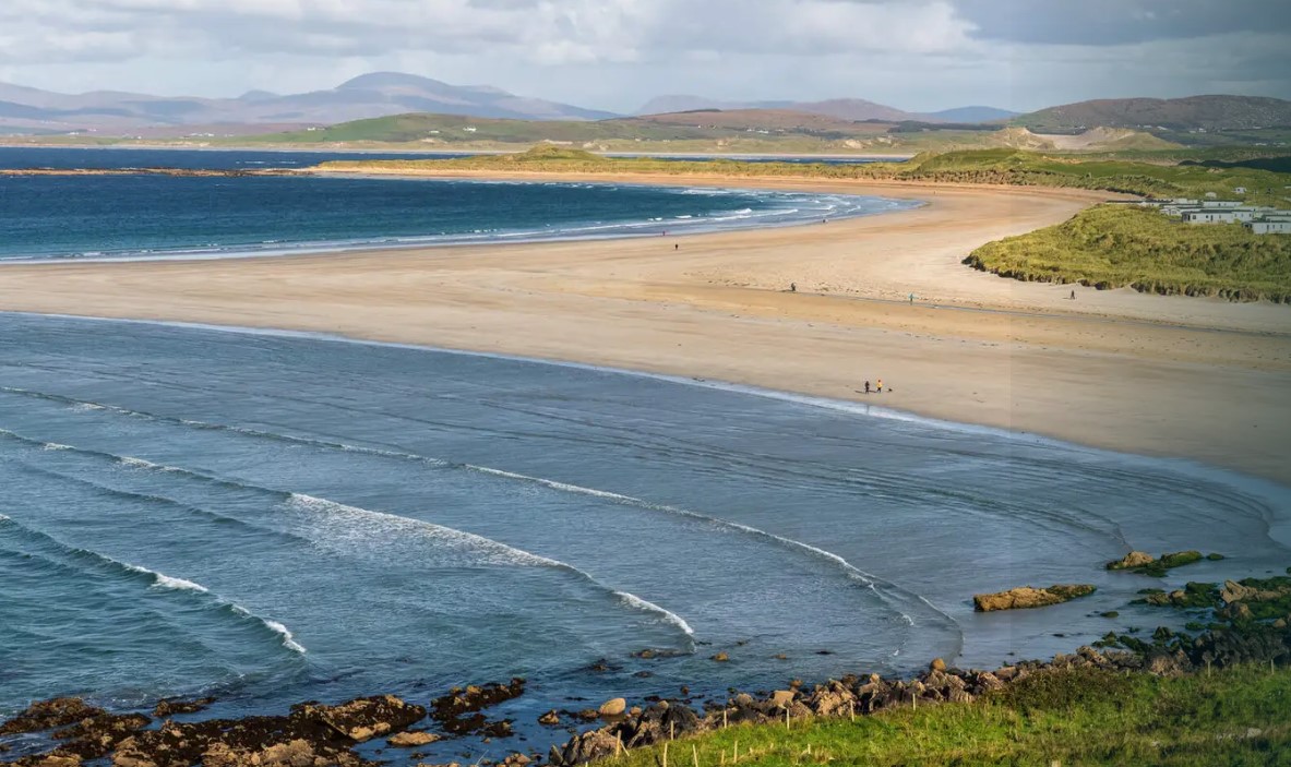 *NEW - An Teach Dearg / The Red House