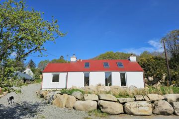 *NEW - An Teach Dearg / The Red House