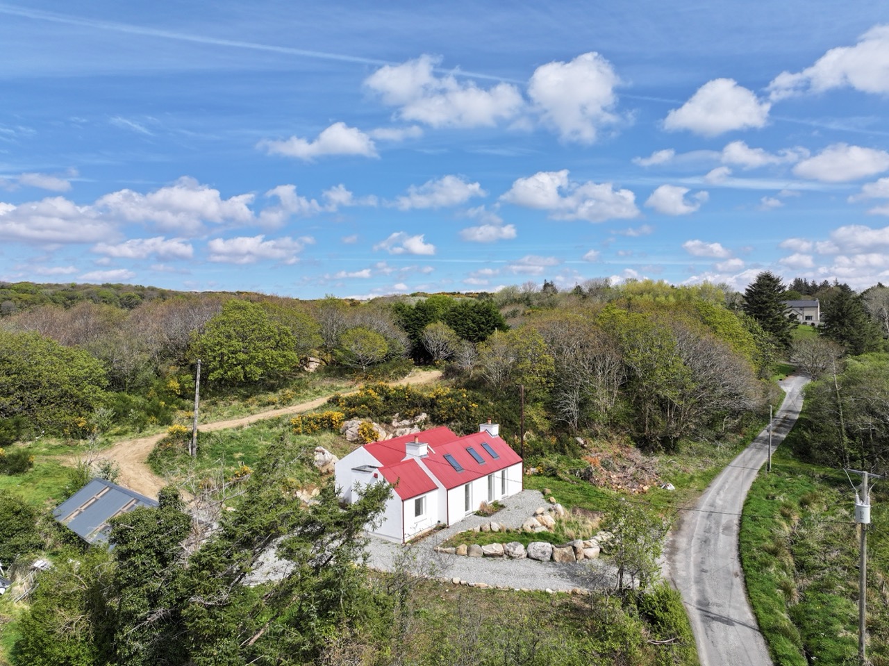 *NEW - An Teach Dearg / The Red House