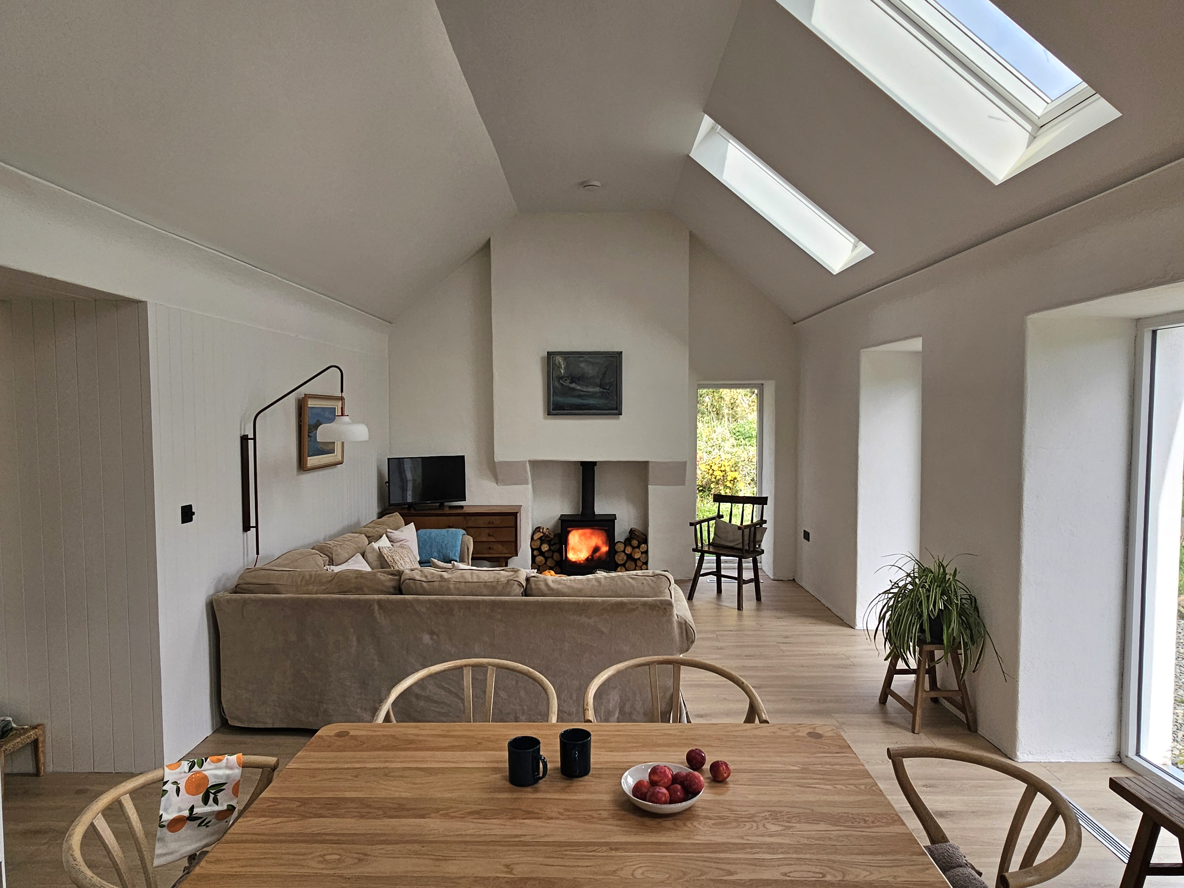 *NEW - An Teach Dearg / The Red House