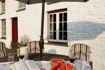 Dolau Canol Under The Thatch Secluded
