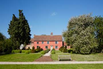 Secluded Under The Thatch Holiday Cottages
