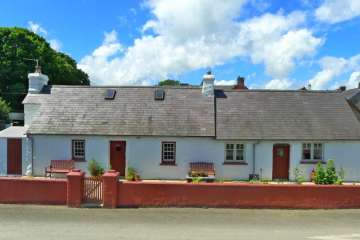 Pembrokeshire Cottages Under The Thatch Holiday Cottages