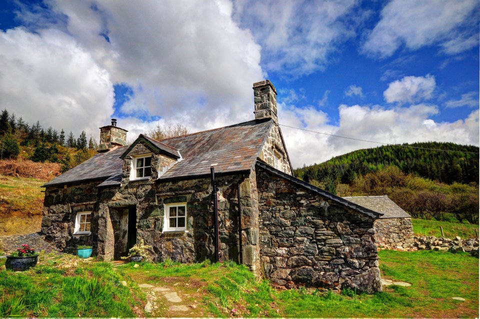 Welsh Country Cottages Under The Thatch Holiday Cottages